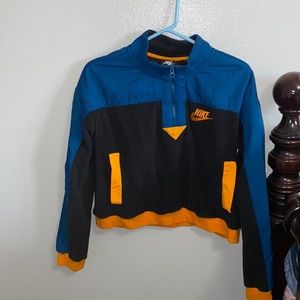 Women’s Cropped Nike Half-Zip